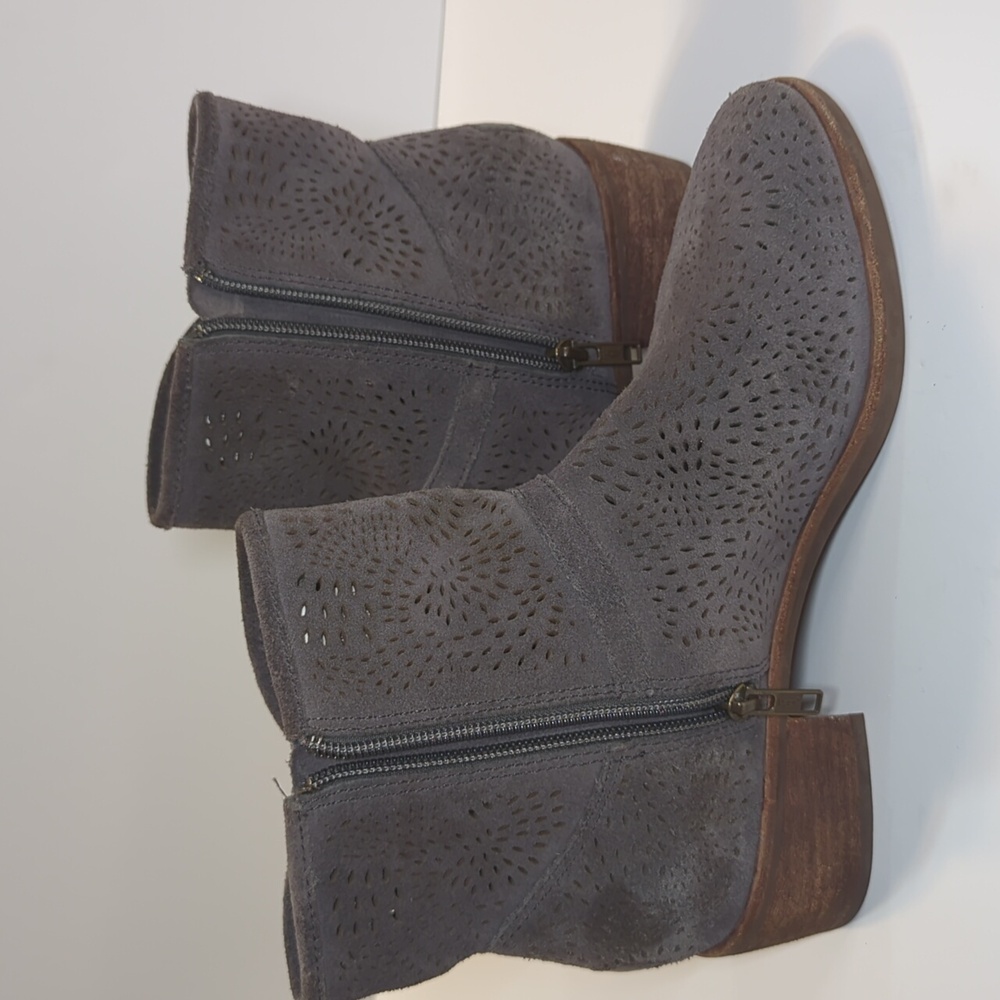 UGG Side Zip Gray Suede Boots Size 8 - Picture 8 of 16
